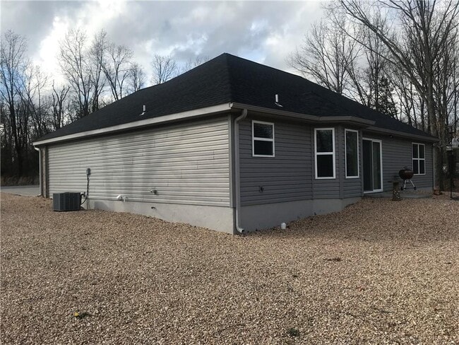 Building Photo - 93 Kinloch Dr