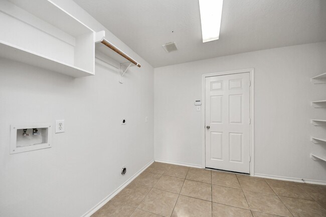 Building Photo - 6411 Bright Falls Ln