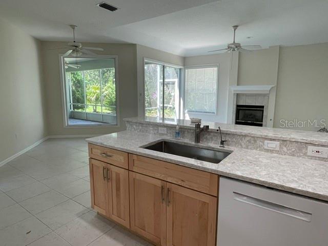 Building Photo - 5249 Far Oak Cir
