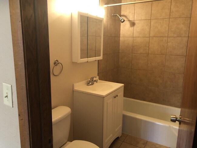 Building Photo - 1640 Cumberland St