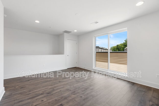 Building Photo - 14 Mural Walk NE