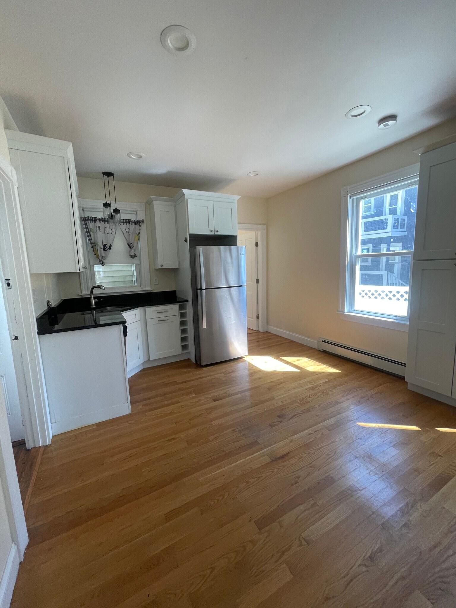 Building Photo - 48 Chester Ave