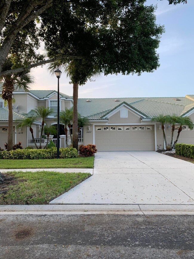 Building Photo - 1657 SW Harbour Isles Cir