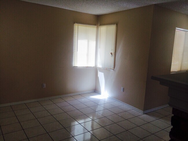 Building Photo - 12040 Ocotillo Dr