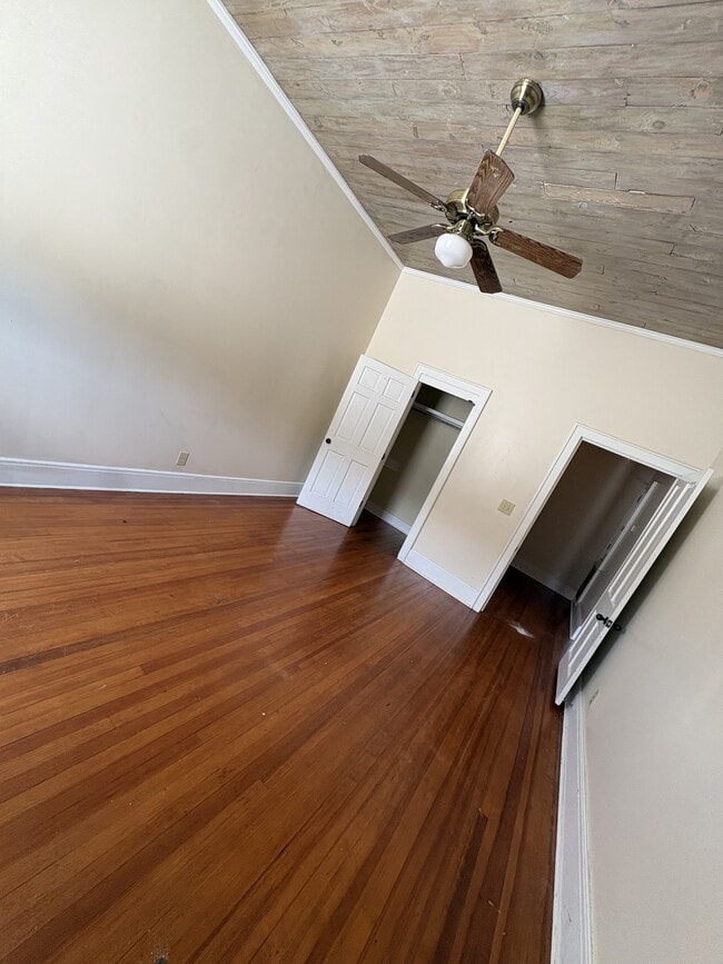 Building Photo - 131 Gallatin St