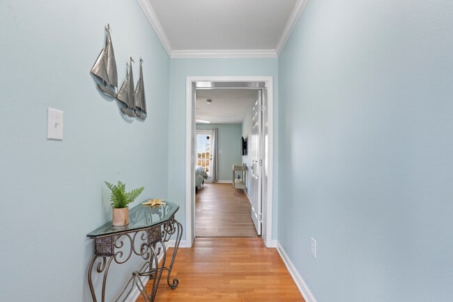 Building Photo - 2421 Beachview Dr