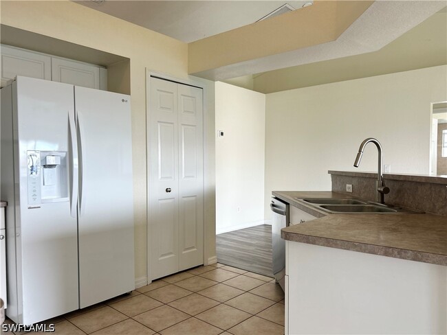 Building Photo - 6143 Hendley Ct