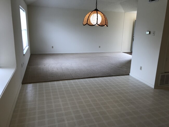 Building Photo - Duplex