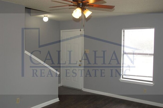 Building Photo - North Little Rock 2 Bedroom Townhouse