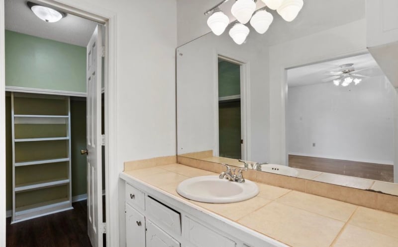 Building Photo - 332 Kiowa Dr