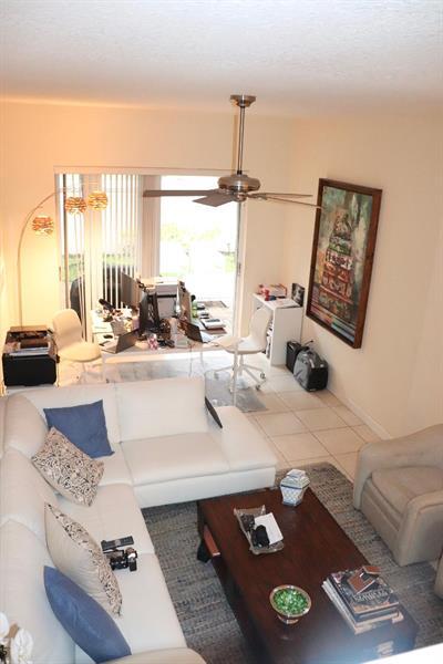 Building Photo - 886 Spinnaker Dr