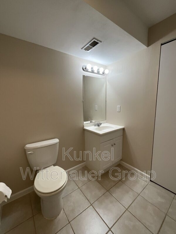 Building Photo - 601 Whetstone Ln