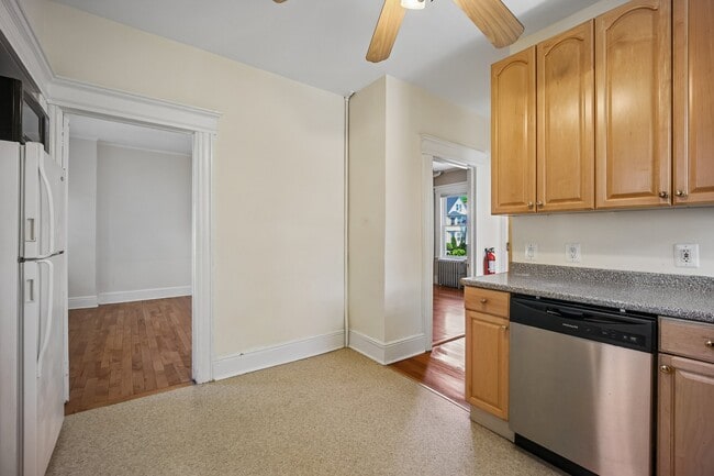 Building Photo - 76 Montague Pl
