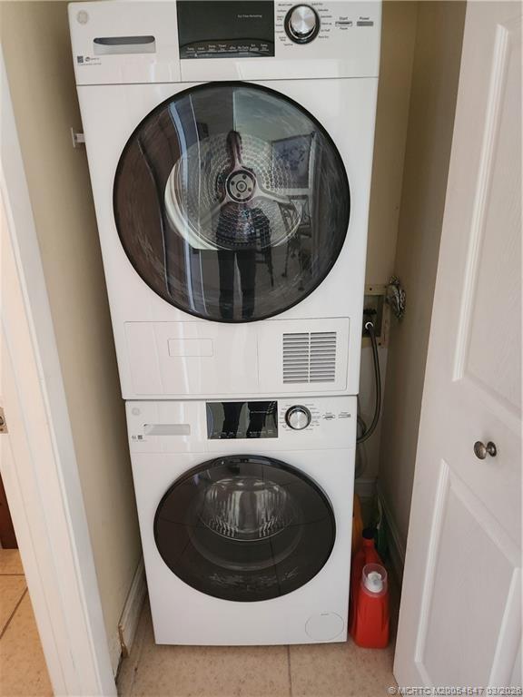 Building Photo - 10680 S Ocean Dr