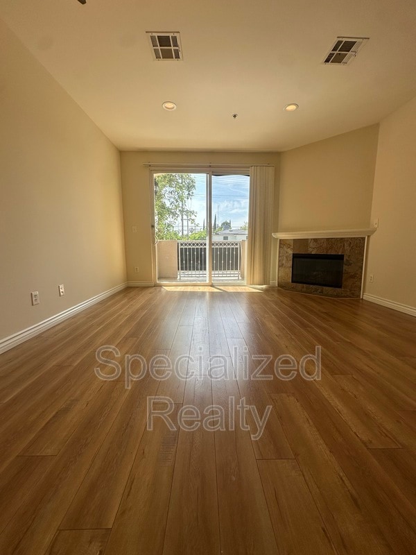 Building Photo - 5716 Whitsett Ave