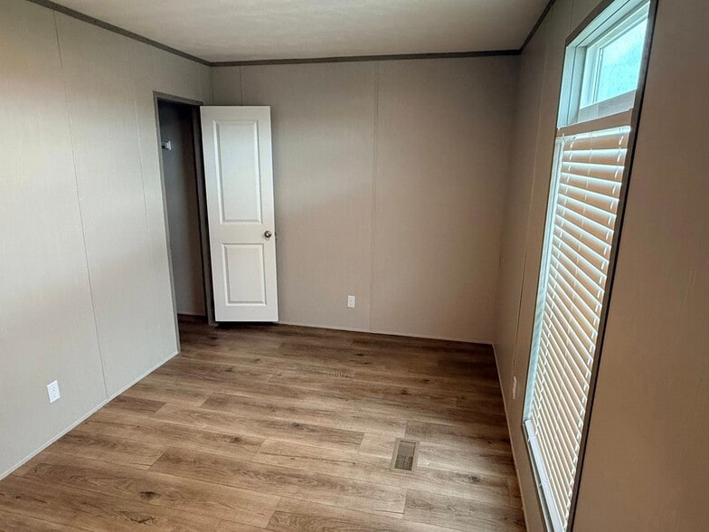 Building Photo - 10118 Falvey Lk Ln
