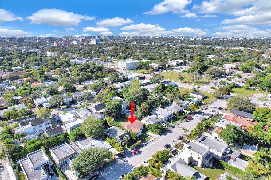 Building Photo - 135 NW 48th Ct