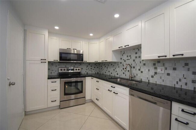 Building Photo - 4250 Galt Ocean Dr