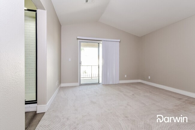 Building Photo - 2516 Silver Shadow Dr