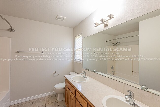 Building Photo - 3806 SW Hansom Loop