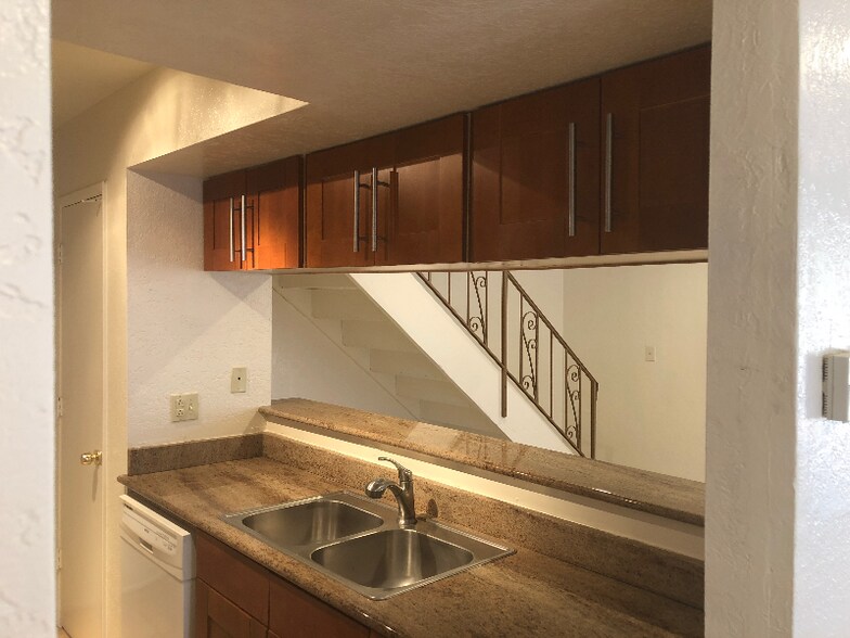 Building Photo - 6632 Calle La Paz