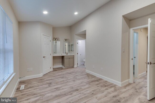 Building Photo - 47726 Devin Cir