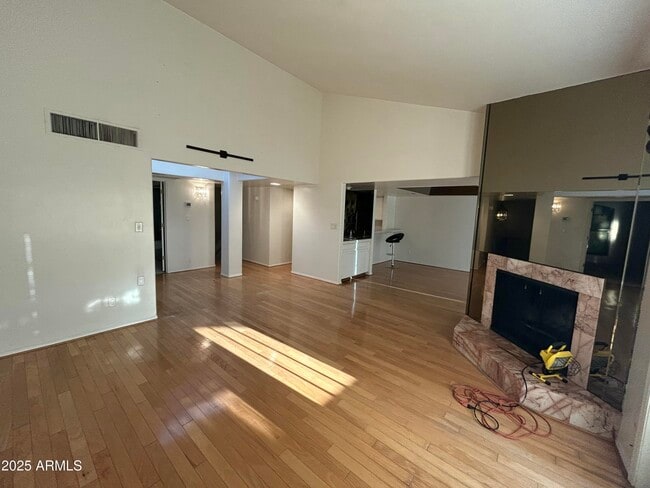 Building Photo - 5736 N 25th St