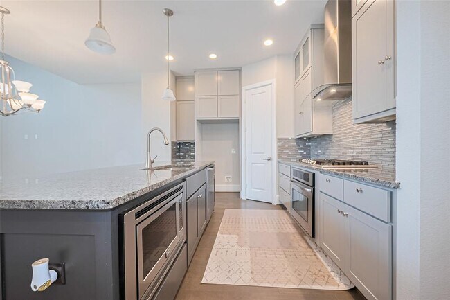 Building Photo - 11007 Acorn Falls Dr