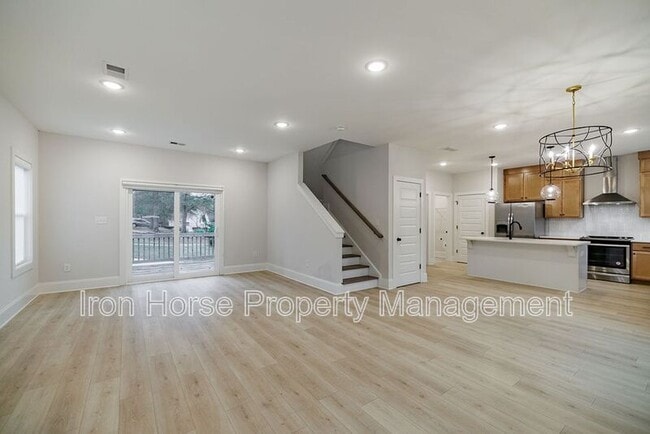 Building Photo - 125 Harper St