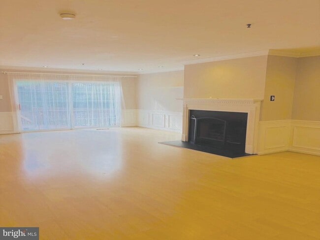 Building Photo - 9 Essex Ct