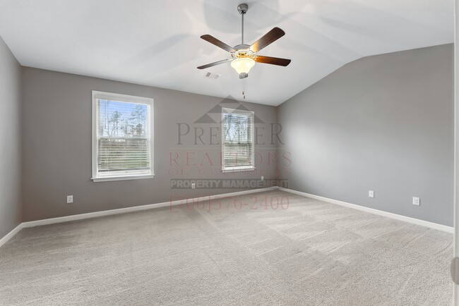 Building Photo - 9755 N Ivy Park Dr