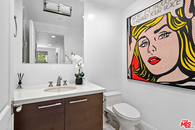 Building Photo - 718 Croft Ave