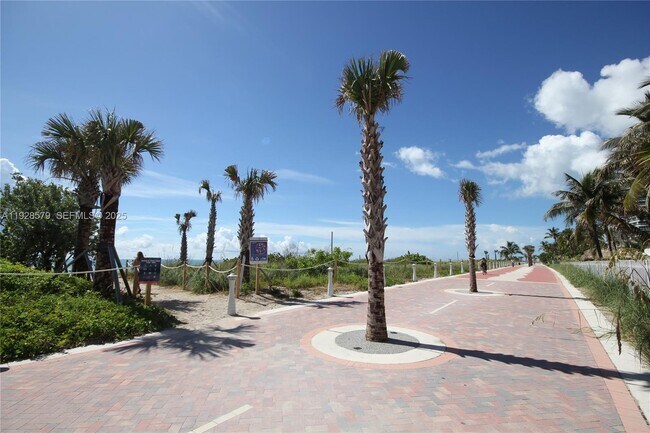 Building Photo - 5161 Collins Ave