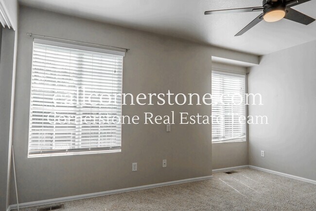 Building Photo - 424 Kitfield View