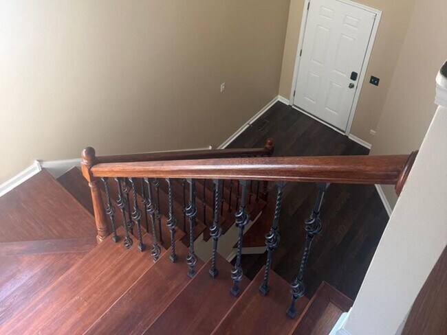 Building Photo - 286 Wolverine Dr