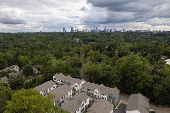 Building Photo - 305 Dilbeck Cir