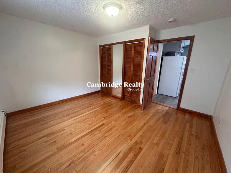 Building Photo - 255 Elm St