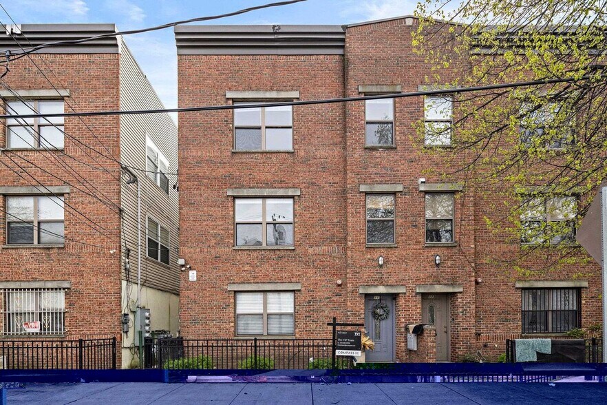 Building Photo - 117 Logan Ave