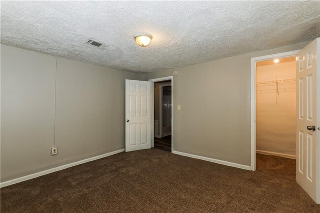 Building Photo - 335 Mount Zion Rd