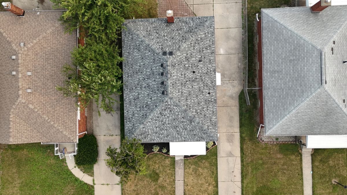 Building Photo - 18536 Holland Ave