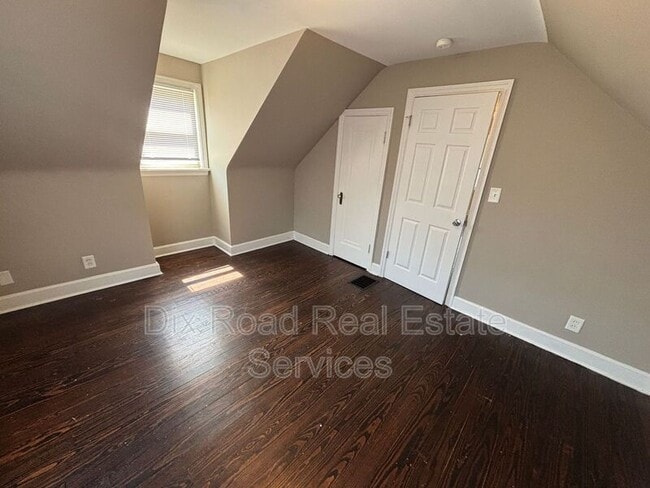 Building Photo - 1862 Ashbrook Dr