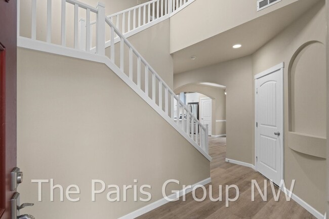 Building Photo - Gorgeous Updated 2012 Covington 4BR – New Paint, Floors, Cabinets, Quartz Counters +++