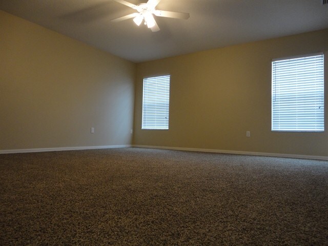 Building Photo - 11112 Silver Fern Way