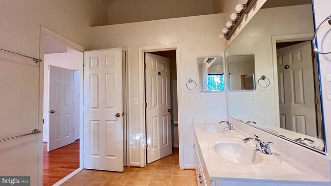 Building Photo - 4100 Flower Box Ct