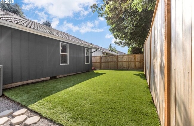 Building Photo - 1485 Luella St