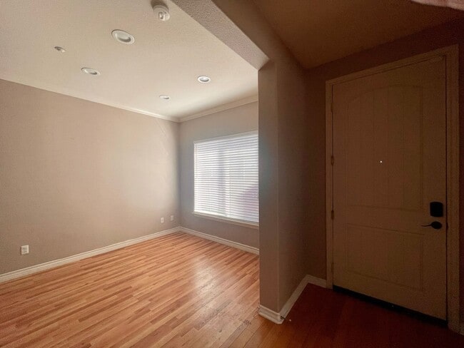 Building Photo - Glenwood, Riverside Gated Community