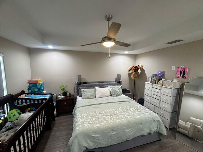 Building Photo - 504 Graneros Ave