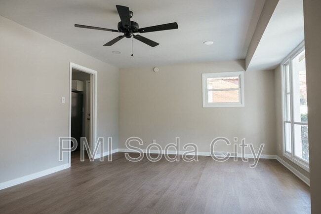 Building Photo - 2401 Truax Ln