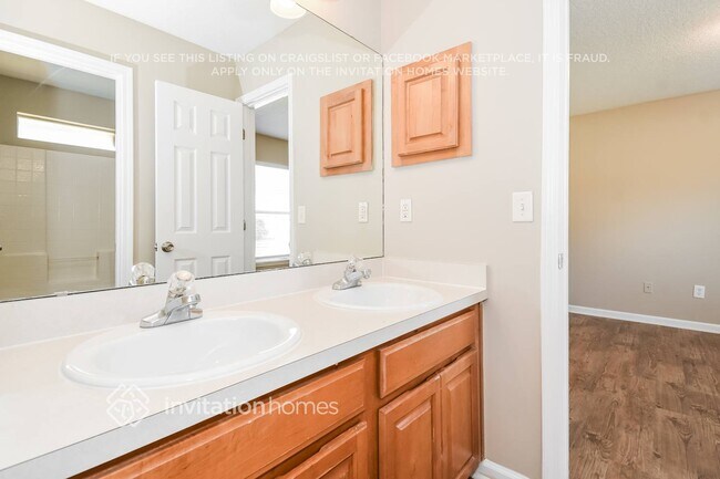 Building Photo - 4013 Lonicera Loop