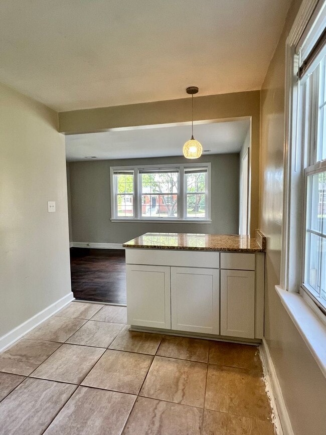 Building Photo - Charming 2 bedroom, 1 bathroom Rancher in ...